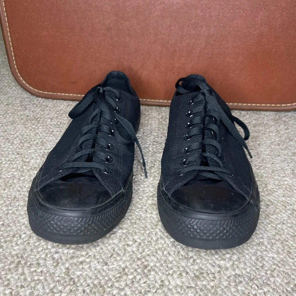 Converse shoes - Picture 4 of 10